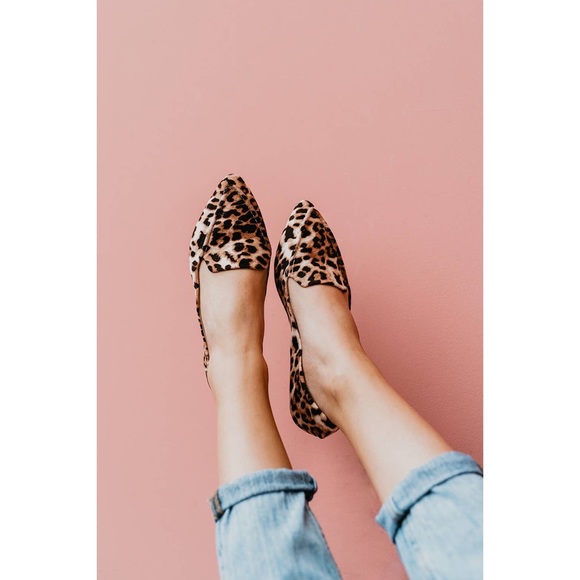 🆕 Into the Wild Leopard Print Flats - Picture 5 of 6
